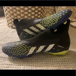 Adidas Men’s Predator Demonscale Soccer Cleats